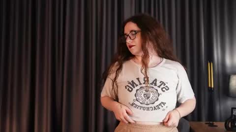 Maya3 online show from 10/22/25, 11:43