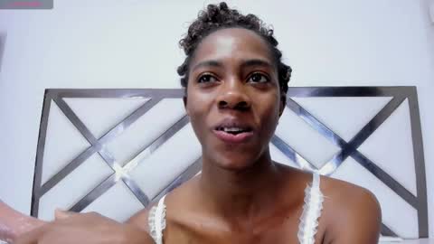 shanelle7 online show from 11/18/25, 05:17