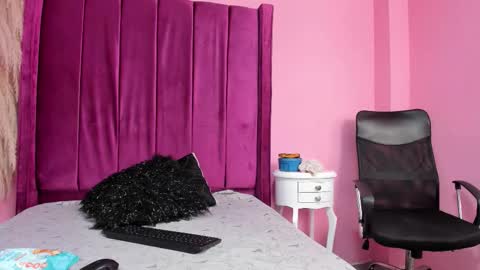 shanelle7 online show from 11/27/25, 02:08