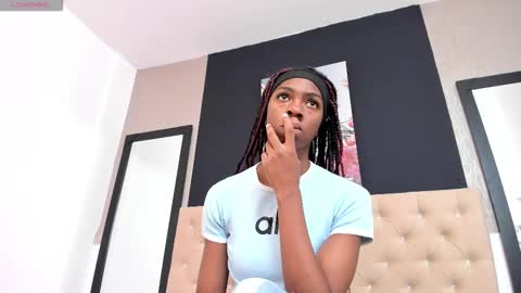 Snapshot of shanelle__ chatting on 02/11/25, 02:13 S H A N E L L E online show from 02/11/25, 02:13