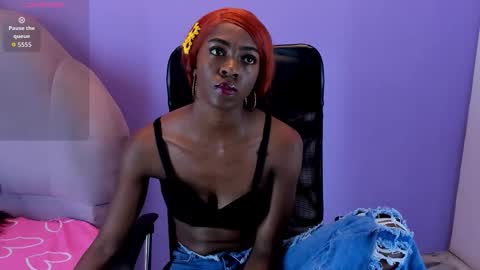 Snapshot of shanelle__ chatting on 10/08/25, 12:36 S H A N E L L E online show from 10/08/25, 12:36