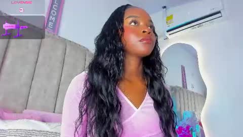 Snapshot of shanelwest7 chatting on 06/29/26, 01:44 Shanel online show from 06/29/26, 01:44