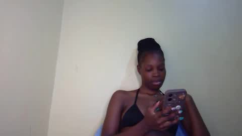 Snapshot of shania_sleigh chatting on 02/14/25, 07:12 shania_sleigh online show from 02/14/25, 07:12