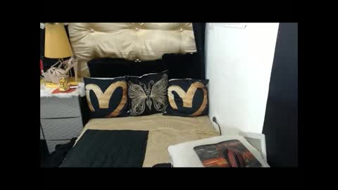Snapshot of shanleehotcreammy chatting on 12/16/25, 11:43 shanleehotcreammy online show from 12/16/25, 11:43