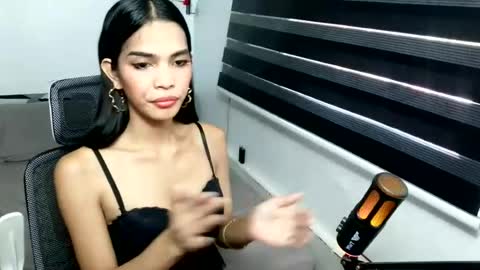 Snapshot of shanleehotcreammy chatting on 06/19/26, 03:55 shanleehotcreammy online show from 06/19/26, 03:55