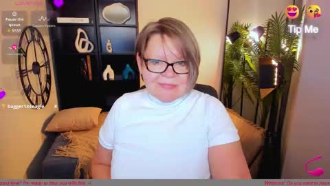 Snapshot of shannonshine chatting on 05/07/26, 05:13 Shannon online show from 05/07/26, 05:13