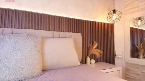 SHANON online show from 12/03/25, 07:12