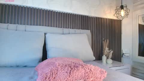 SHANON online show from 04/22/26, 07:15