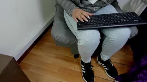 Snapshot of shantal__g chatting on 02/18/26, 12:23 shantal__g online show from 02/18/26, 12:23