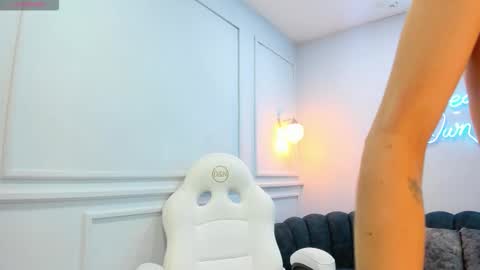 Shantal online show from 11/06/25, 03:51