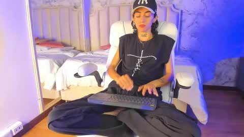 Shantal online show from 11/28/25, 03:53