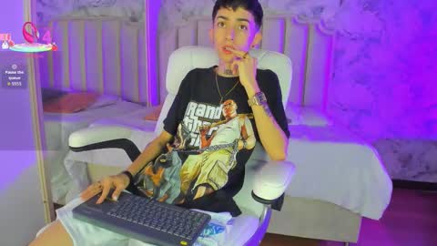 Shantal online show from 12/23/25, 03:26