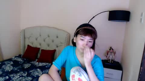 Snapshot of shantalfoxxy chatting on 06/19/26, 01:32 SHANTA FOX s online show from 06/19/26, 01:32