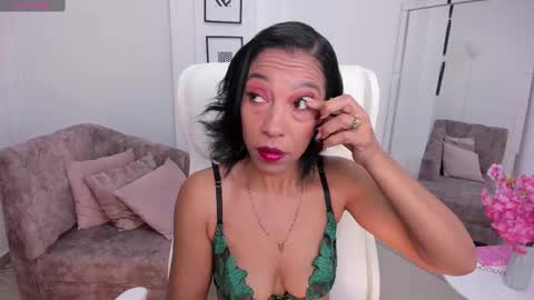 Shantall wills online show from 09/27/25, 02:55