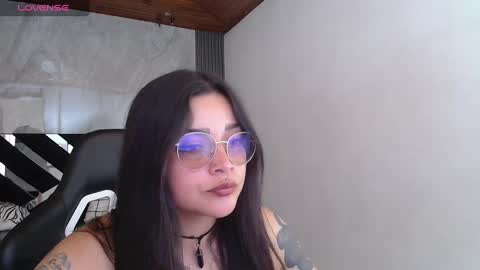Shantall online show from 10/18/25, 07:58