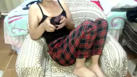 shanyflores5 online show from 04/23/26, 12:04