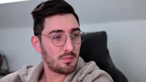 frenchy boy online show from 12/04/24, 07:23