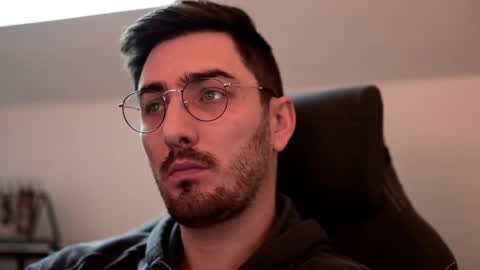 frenchy boy online show from 12/05/24, 12:22