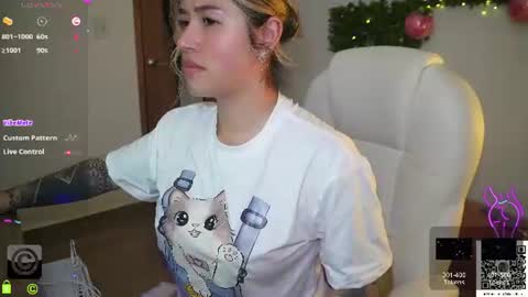 Snapshot of sharai_ chatting on 06/18/26, 07:07 Lau online show from 06/18/26, 07:07