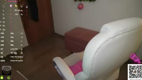 Snapshot of sharai_ chatting on 07/08/26, 06:12 Lau online show from 07/08/26, 06:12