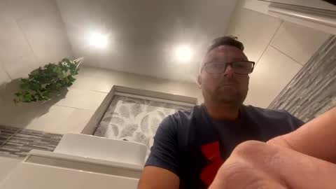 Snapshot of sharksboy16 chatting on 12/11/24, 07:14 Sharksboy online show from 12/11/24, 07:14