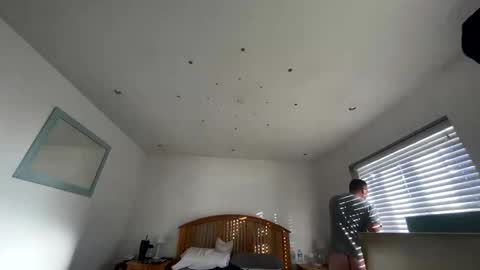 Snapshot of sharksboy16 chatting on 01/02/25, 01:51 Sharksboy online show from 01/02/25, 01:51