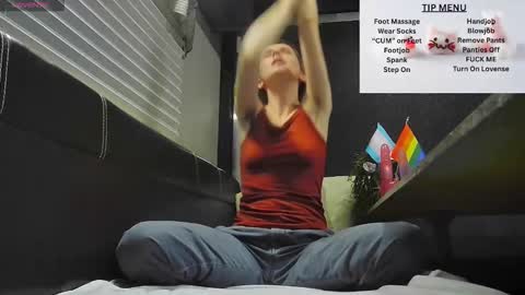 Snapshot of sharkysimon chatting on 11/05/25, 04:01 sharkysimon online show from 11/05/25, 04:01