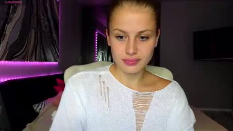 Snapshot of sharleenproject chatting on 10/24/25, 02:02 Sharleen online show from 10/24/25, 02:02