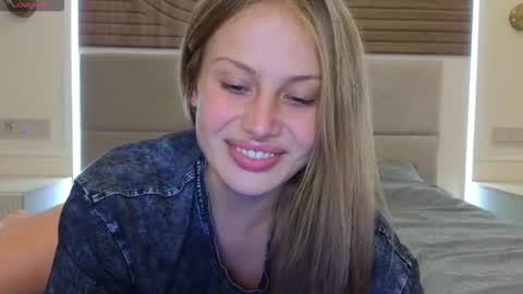 Snapshot of sharleenproject chatting on 01/12/26, 12:43 Sharleen online show from 01/12/26, 12:43