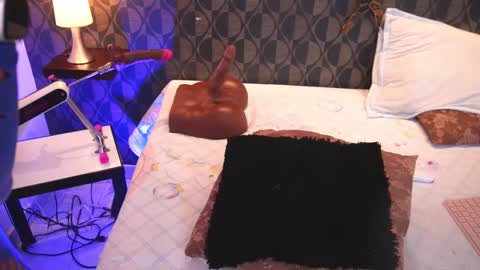 Sharom  online show from 10/25/25, 04:13