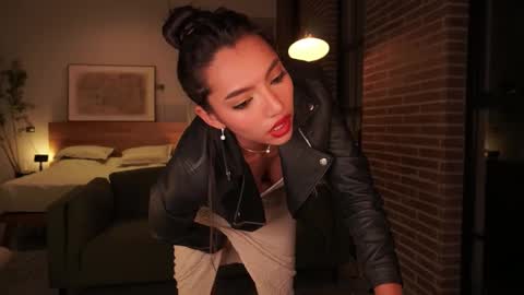 sharon baker online show from 12/05/25, 02:42