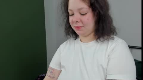 Snapshot of sharon_coxxx chatting on 05/29/26, 01:03 Sharon online show from 05/29/26, 01:03