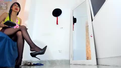 Snapshot of sharon_leather chatting on 06/13/26, 12:36 sharon_leather online show from 06/13/26, 12:36