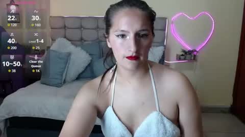 Snapshot of sharon_makelove chatting on 06/16/26, 07:27 ESTEFI online show from 06/16/26, 07:27