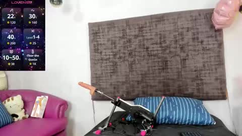 Snapshot of sharoncute16 chatting on 11/17/25, 02:12 sharoncute16 online show from 11/17/25, 02:12