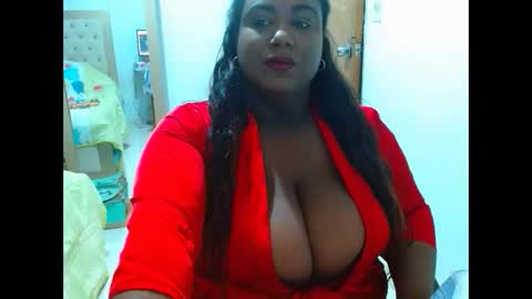 sharonevans1 online show from 11/18/25, 04:39