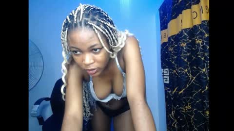 Snapshot of sharonlove8 chatting on 06/02/26, 04:58 sharon online show from 06/02/26, 04:58