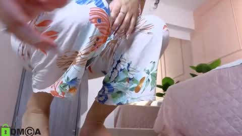 Sharon online show from 09/27/25, 04:17