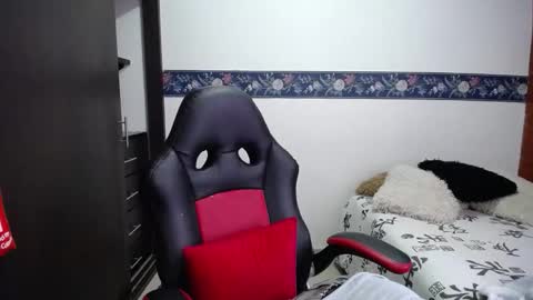 Snapshot of sharoon__cherry_ chatting on 10/23/25, 11:53 sharon online show from 10/23/25, 11:53