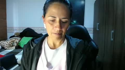 Snapshot of sharoon__cherry_ chatting on 05/08/26, 11:48 sharon online show from 05/08/26, 11:48