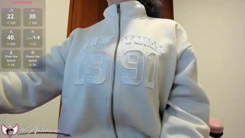 Antonia online show from 01/12/26, 10:53