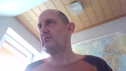 Snapshot of sharpshoder chatting on 05/15/26, 10:22 Peter online show from 05/15/26, 10:22