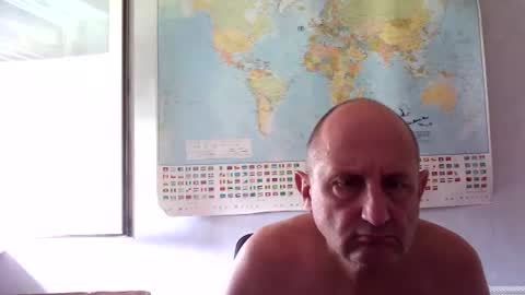 Snapshot of sharpshoder chatting on 06/20/26, 09:56 Peter online show from 06/20/26, 09:56