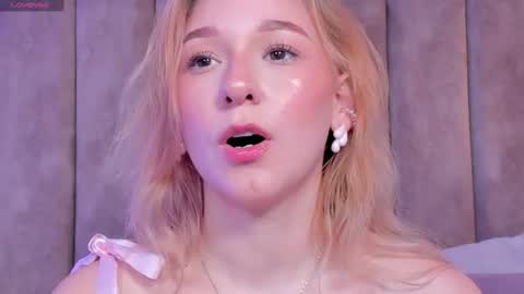 Snapshot of shatall_rouge chatting on 06/15/26, 12:24 Shantall online show from 06/15/26, 12:24