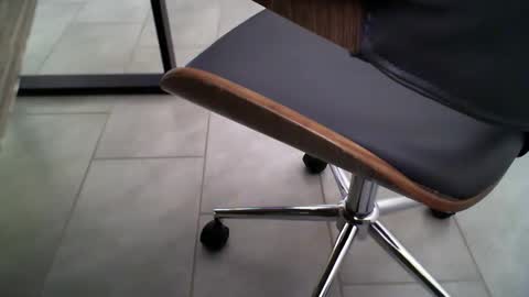 Snapshot of shaved4good chatting on 12/31/24, 06:57 shaved4good online show from 12/31/24, 06:57