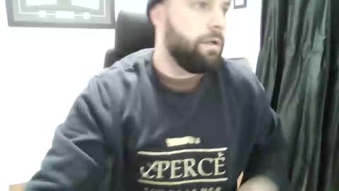 Snapshot of shawn354119215 chatting on 01/19/26, 10:19 New online show from 01/19/26, 10:19