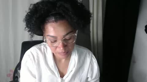 Shayna online show from 01/11/25, 12:22