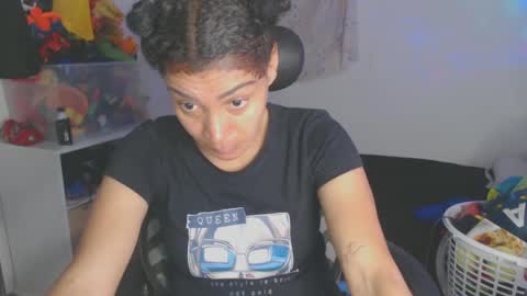 Shayna online show from 10/02/25, 01:12