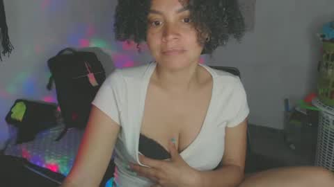 Snapshot of shayna_cute chatting on 06/12/26, 02:32 Shayna online show from 06/12/26, 02:32