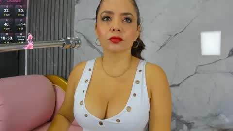 shayra_boobs2 online show from 12/15/25, 10:19